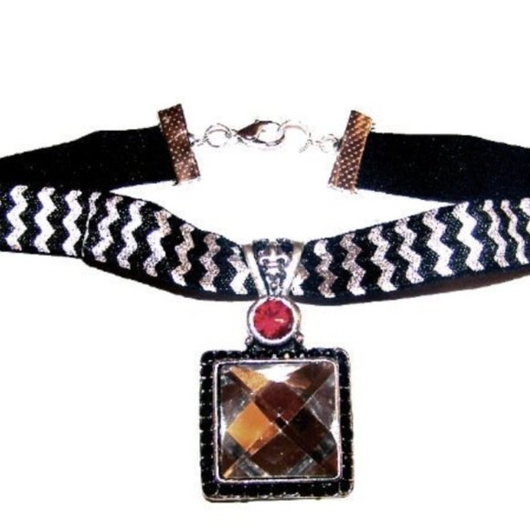 American Gothic Crystal Shimmer Choker - Picture 1 of 2